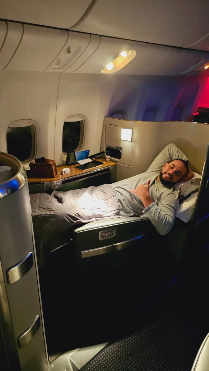 Cama e experiência exclusiva durante o voo